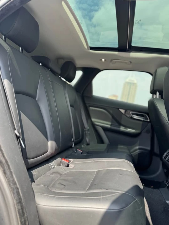 2018 Jaguar F-Pace - Image 11 of 20
