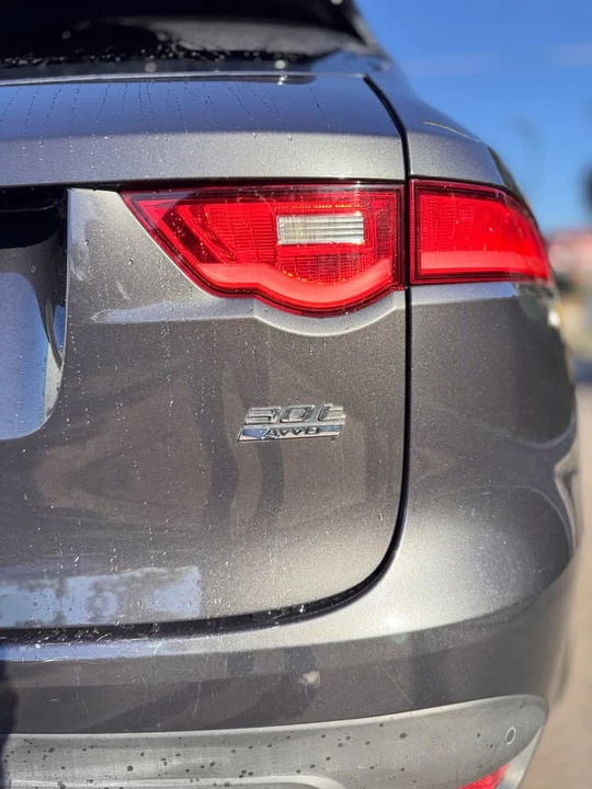 2018 Jaguar F-Pace - Image 9 of 20