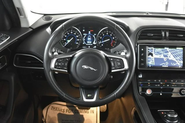 2018 Jaguar F-Pace - Image 13 of 19