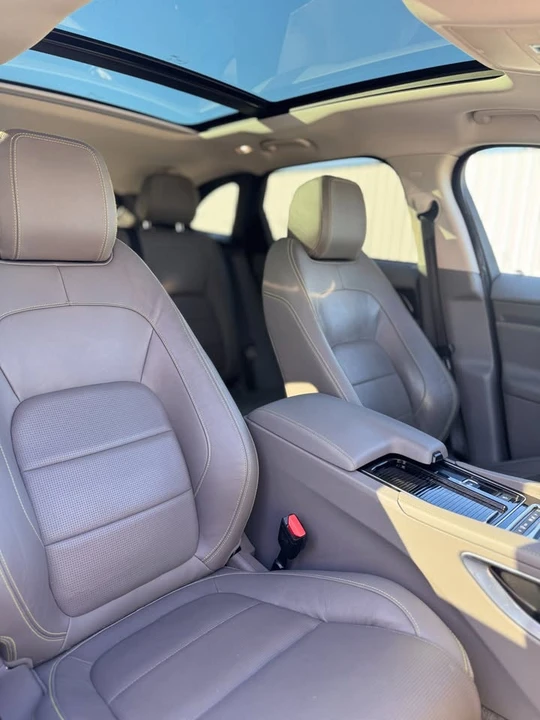 2018 Jaguar F-Pace - Image 19 of 20