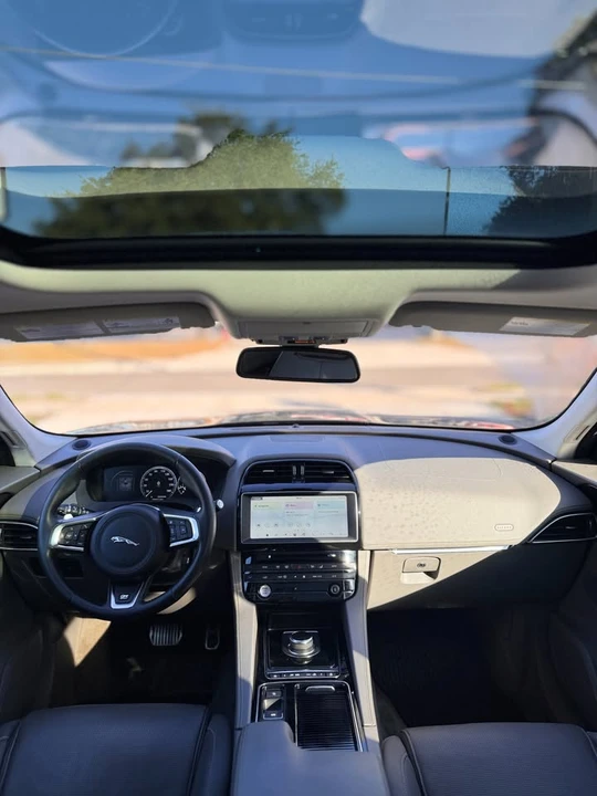 2018 Jaguar F-Pace - Image 8 of 20