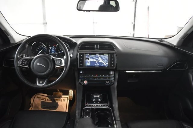 2018 Jaguar F-Pace - Image 10 of 20
