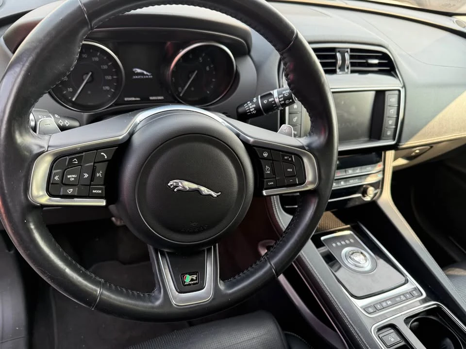 2018 Jaguar F-Pace - Image 4 of 10