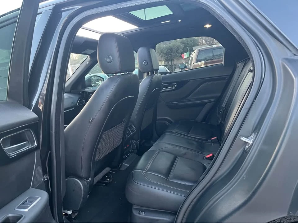 2018 Jaguar F-Pace - Image 17 of 20
