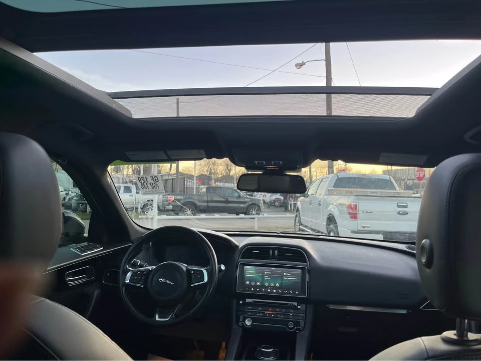2018 Jaguar F-Pace - Image 19 of 20
