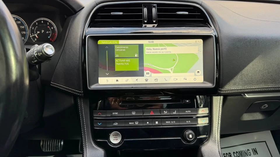 2018 Jaguar F-Pace - Image 18 of 20