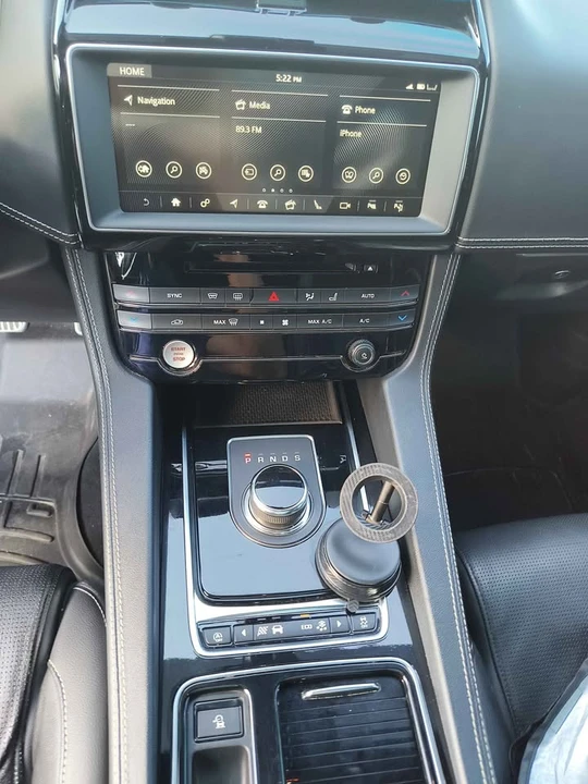 2018 Jaguar F-Pace - Image 10 of 15