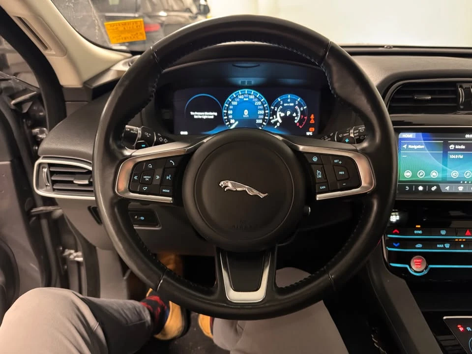 2018 Jaguar F-Pace - Image 6 of 12