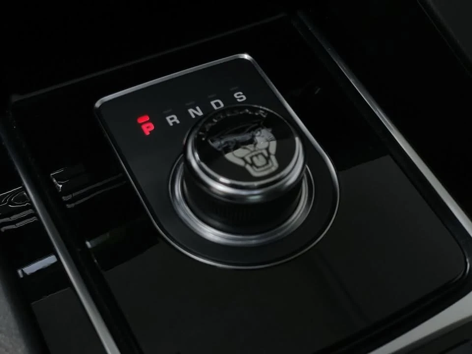 2018 Jaguar F-Pace - Image 19 of 20