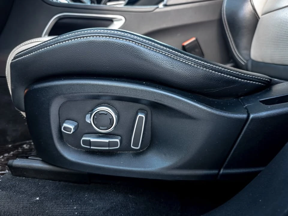 2018 Jaguar F-Pace - Image 11 of 19