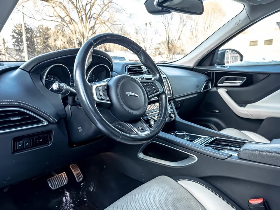 2018 Jaguar F-Pace - Image 7 of 19