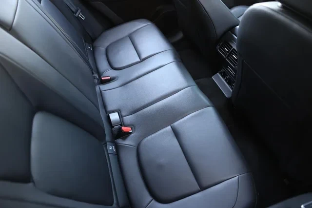 2018 Jaguar F-Pace - Image 12 of 17