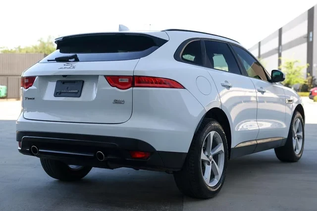 2018 Jaguar F-Pace - Image 12 of 19