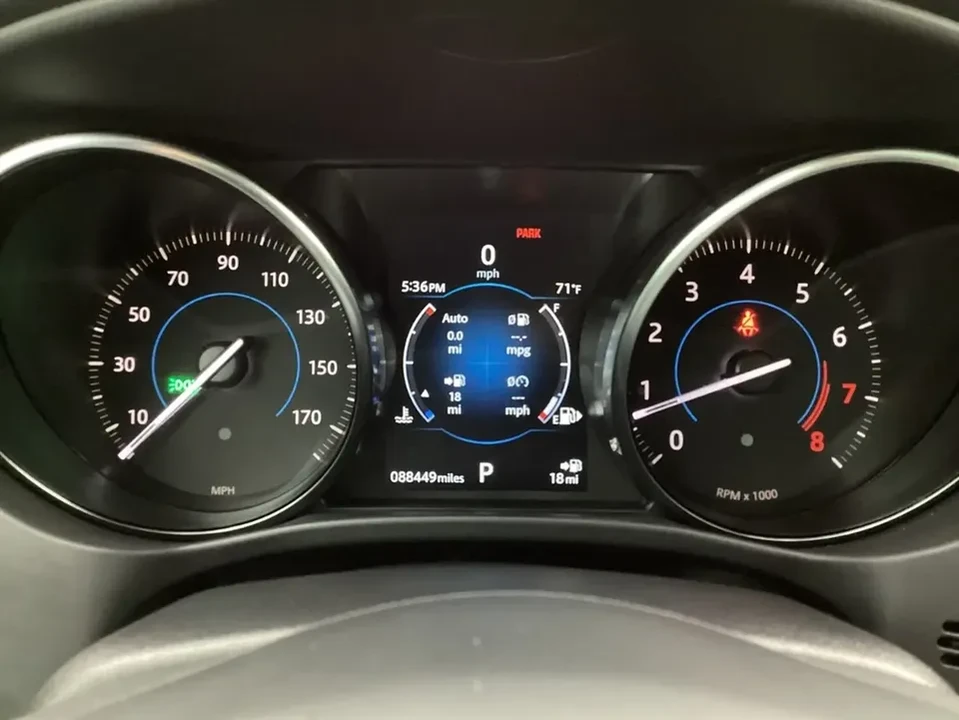 2018 Jaguar - Image 13 of 17