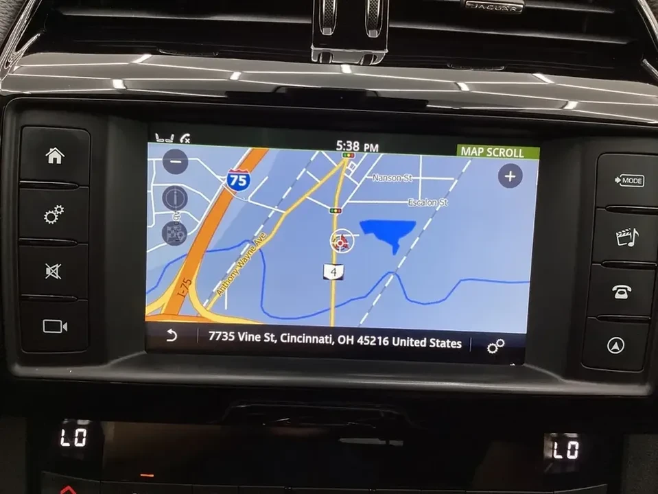 2018 Jaguar - Image 14 of 17