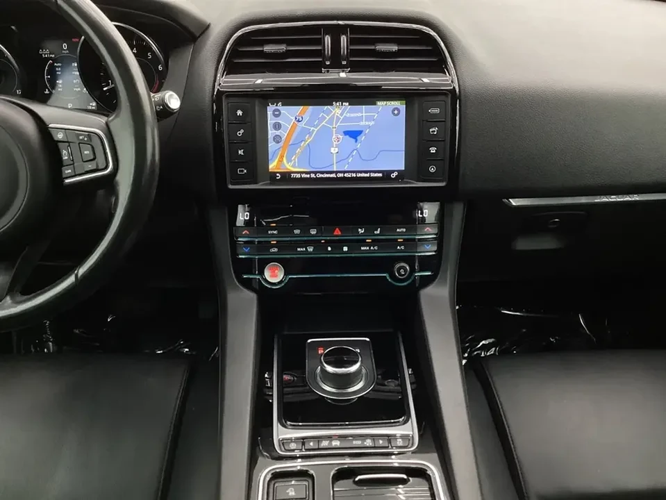 2018 Jaguar - Image 11 of 17