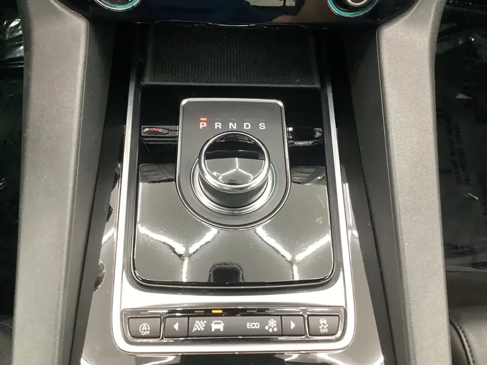 2018 Jaguar F-Pace - Image 16 of 17