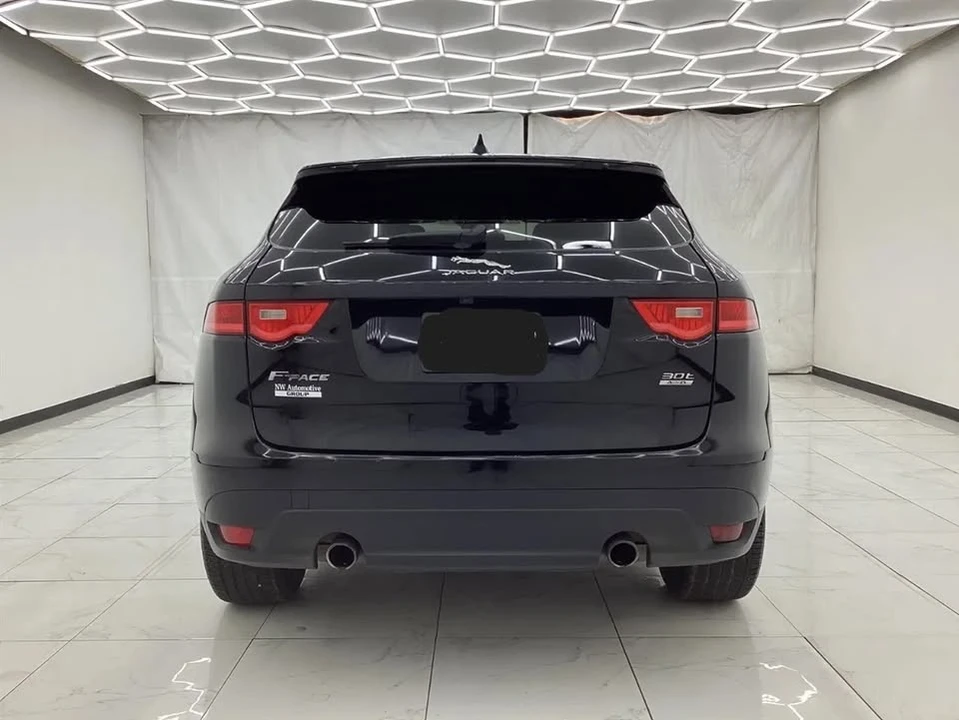 2018 Jaguar F-Pace - Image 5 of 17
