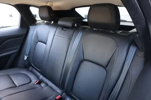2018 Jaguar F-Pace - Image 9 of 17