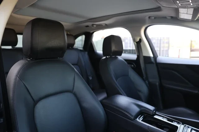 2018 Jaguar F-Pace - Image 16 of 17