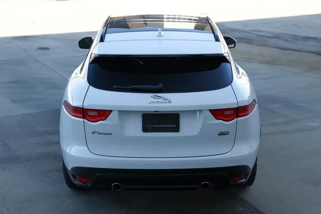 2018 Jaguar F-Pace - Image 8 of 17