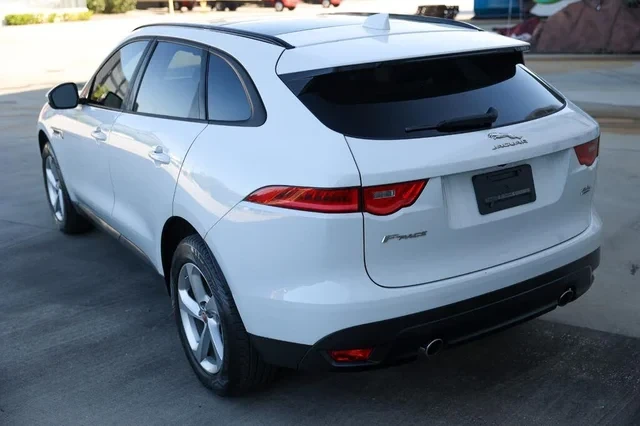 2018 Jaguar F-Pace - Image 6 of 17
