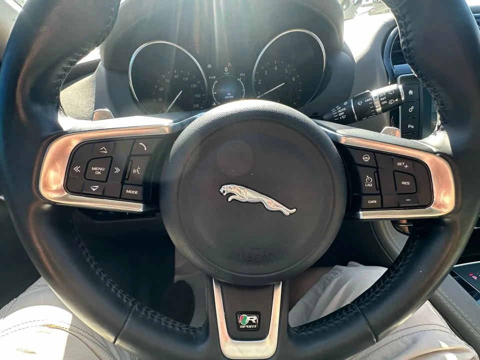 2018 Jaguar F-Pace - Image 5 of 19