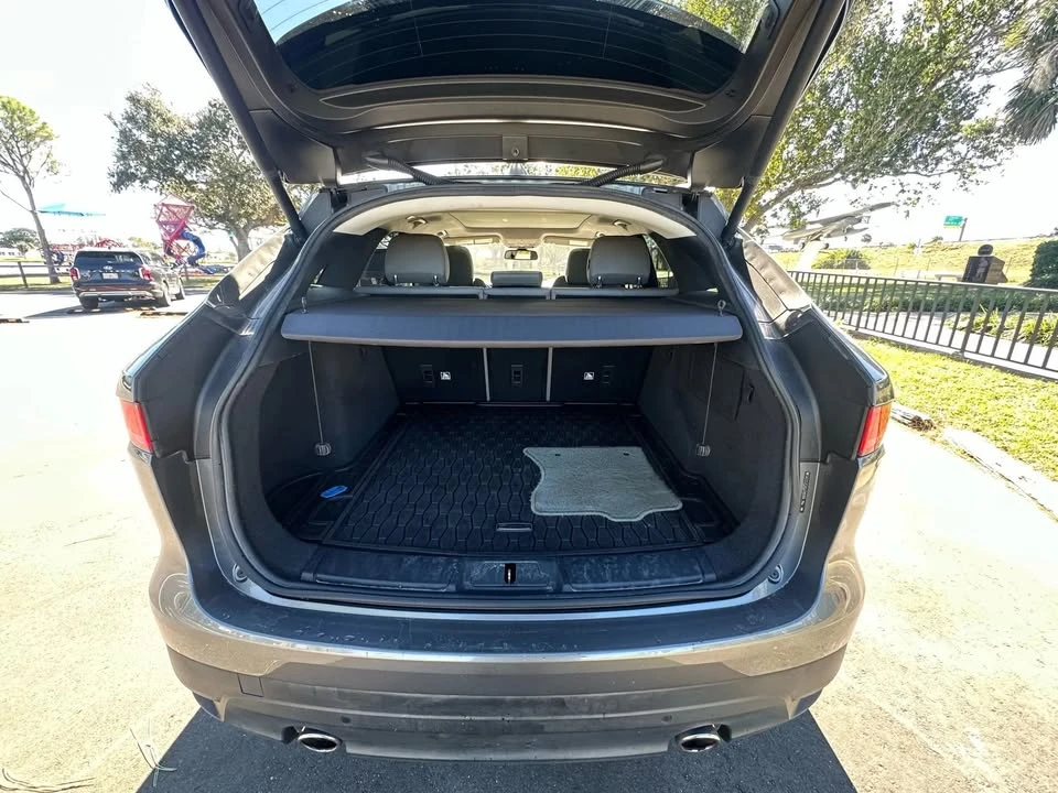 2018 Jaguar F-Pace - Image 16 of 19