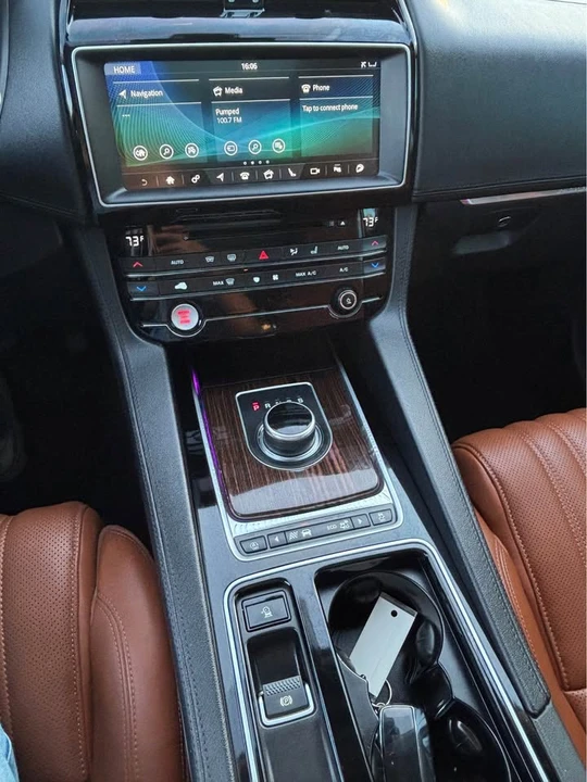 2018 Jaguar F-Pace - Image 12 of 20