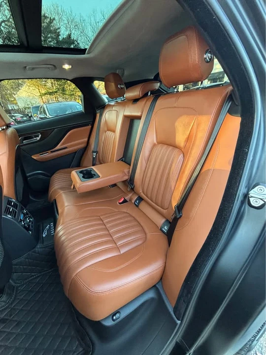 2018 Jaguar F-Pace - Image 17 of 20