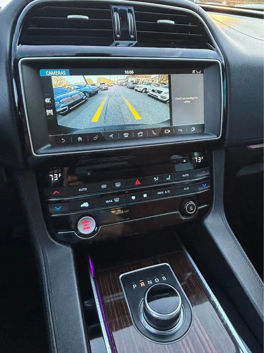 2018 Jaguar F-Pace - Image 13 of 20