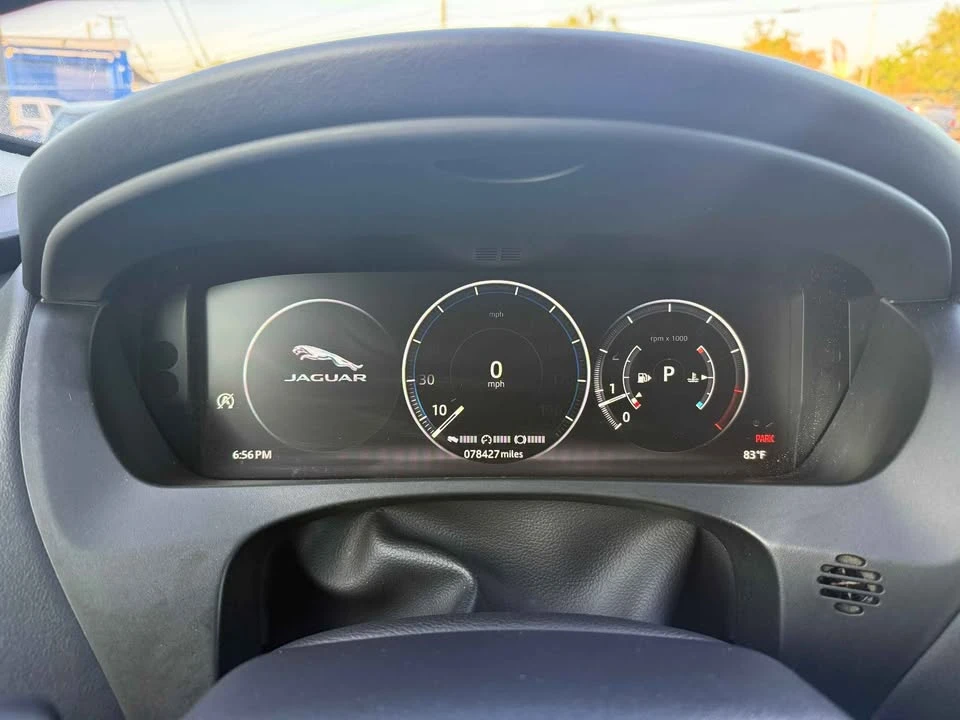 2018 Jaguar F-Pace - Image 16 of 17