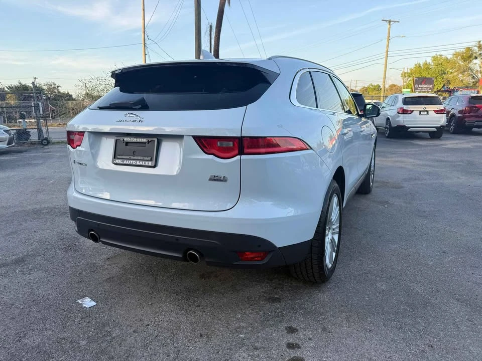 2018 Jaguar F-Pace - Image 7 of 17