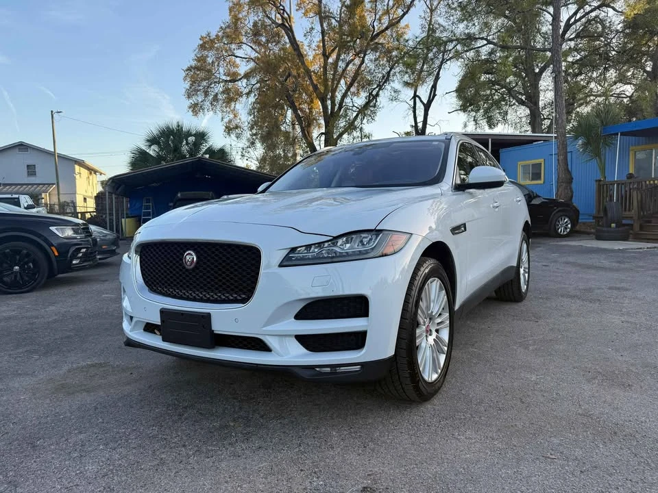 2018 Jaguar F-Pace - Image 2 of 17