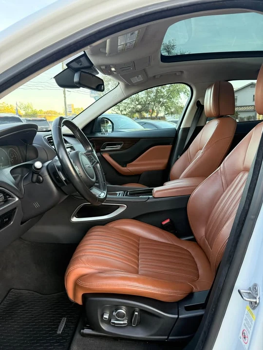 2018 Jaguar F-Pace - Image 13 of 16