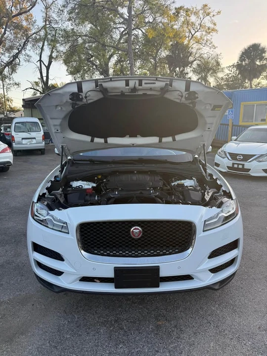 2018 Jaguar F-Pace - Image 10 of 16