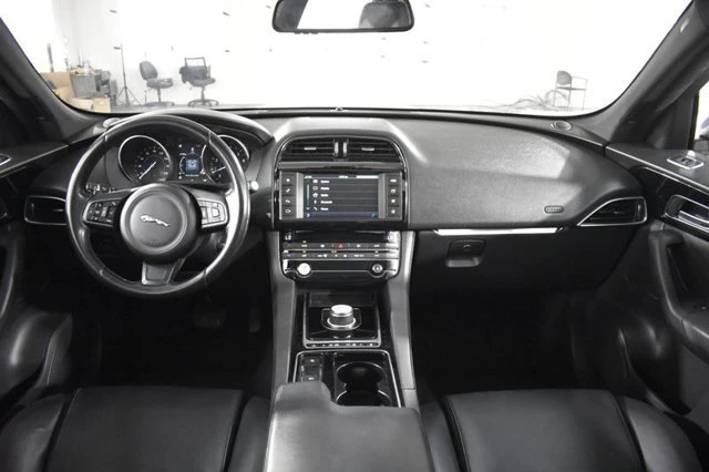2018 Jaguar F-Pace - Image 10 of 20