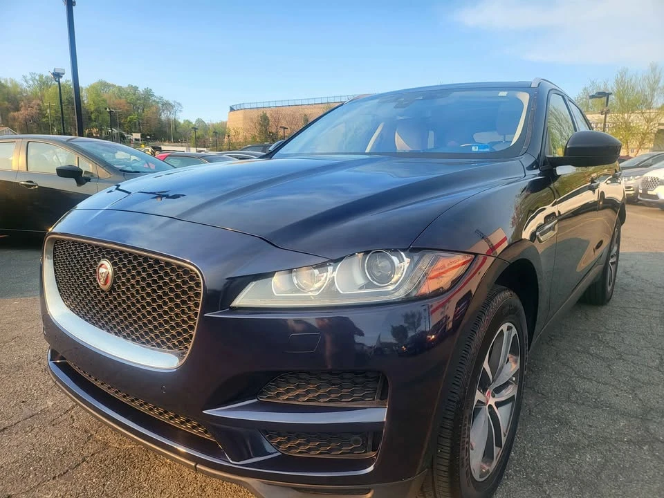 2018 Jaguar F-Pace - Image 2 of 17