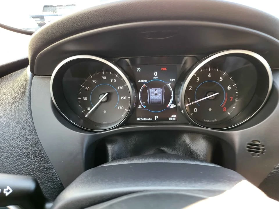 2018 Jaguar F-Pace - Image 15 of 17