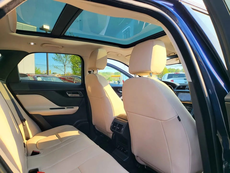 2018 Jaguar F-Pace - Image 10 of 17