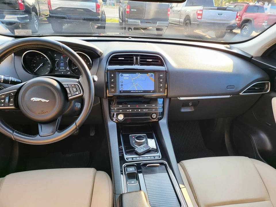 2018 Jaguar F-Pace - Image 3 of 17