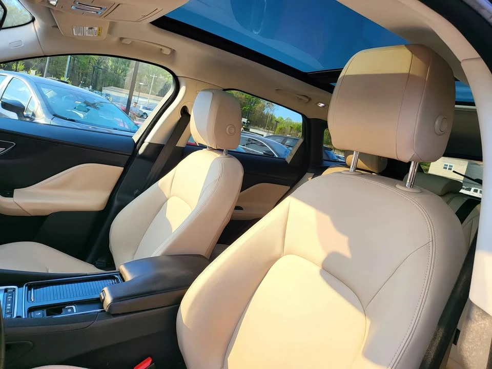 2018 Jaguar F-Pace - Image 8 of 17