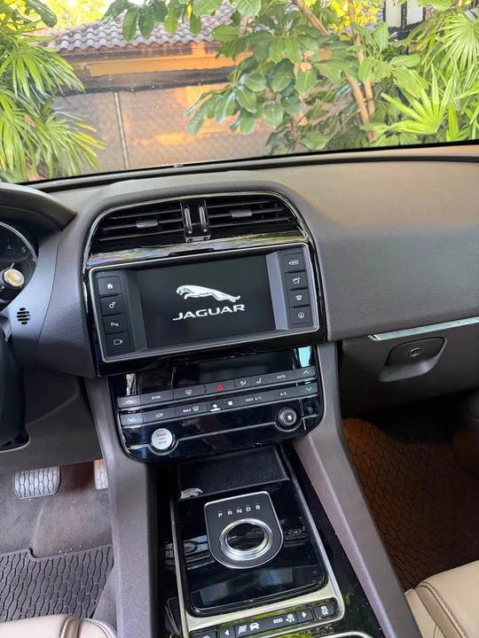 2018 Jaguar F-Pace - Image 11 of 16