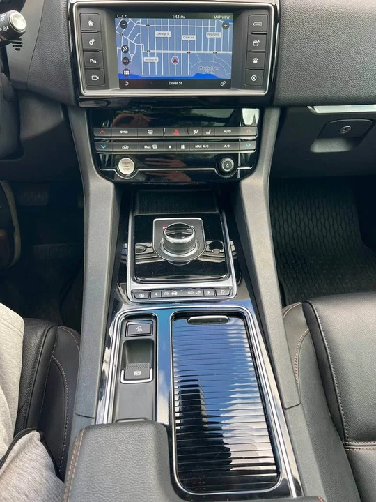 2018 Jaguar F-Pace - Image 12 of 14