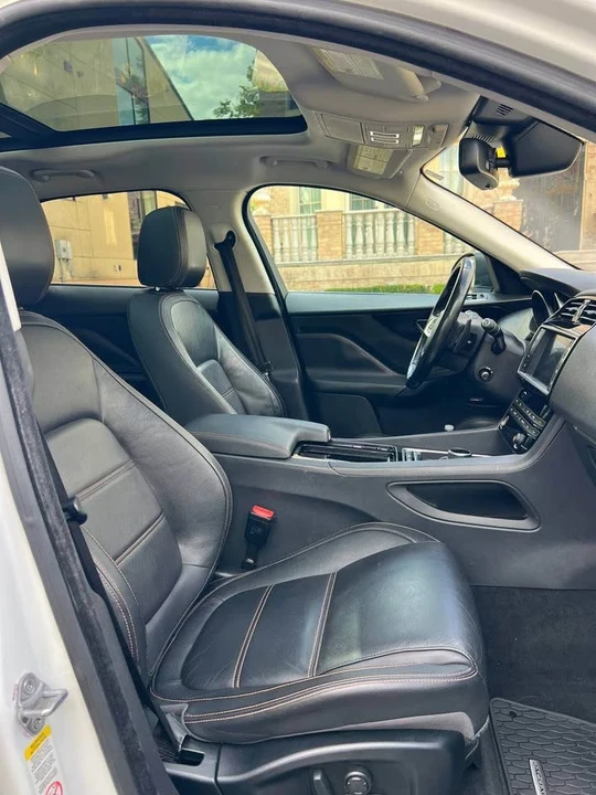 2018 Jaguar F-Pace - Image 9 of 14