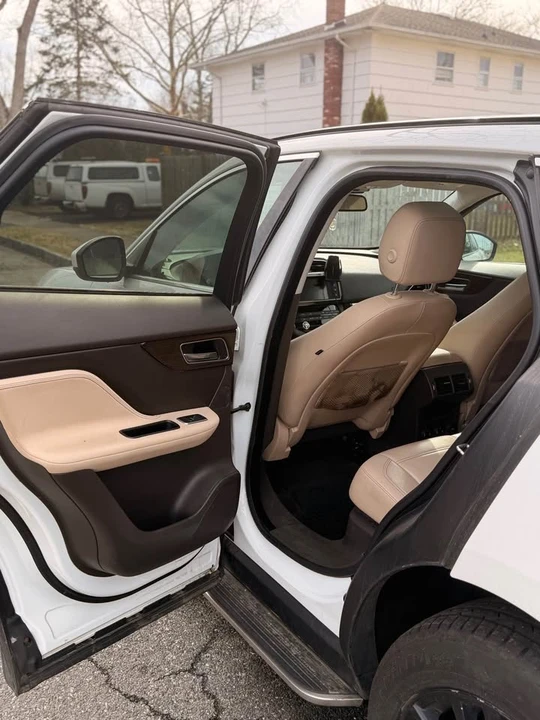 2018 Jaguar F-Pace - Image 10 of 10