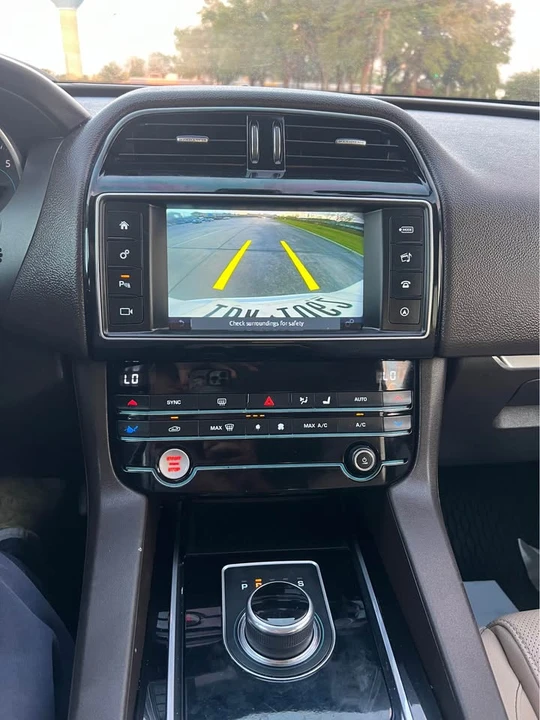 2018 Jaguar F-Pace - Image 12 of 13