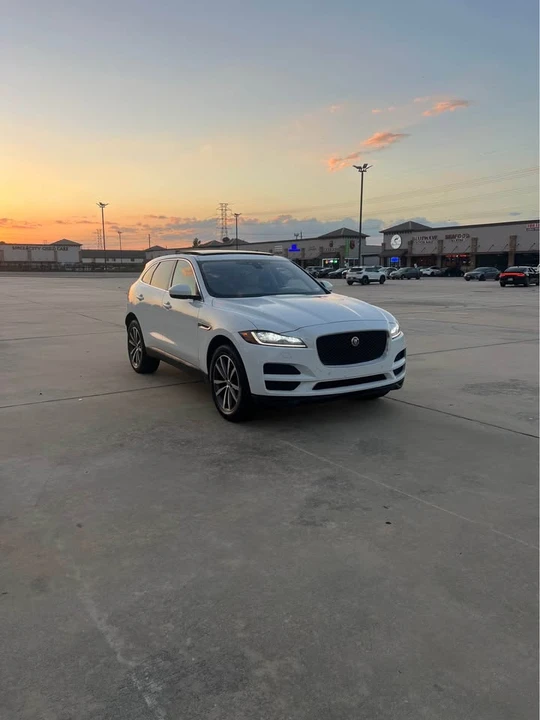 2018 Jaguar F-Pace - Image 3 of 13