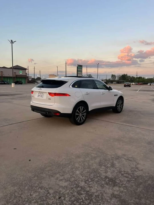 2018 Jaguar F-Pace - Image 5 of 11