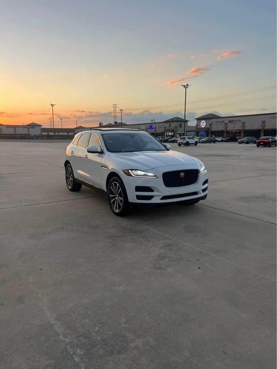 2018 Jaguar F-Pace - Image 16 of 20